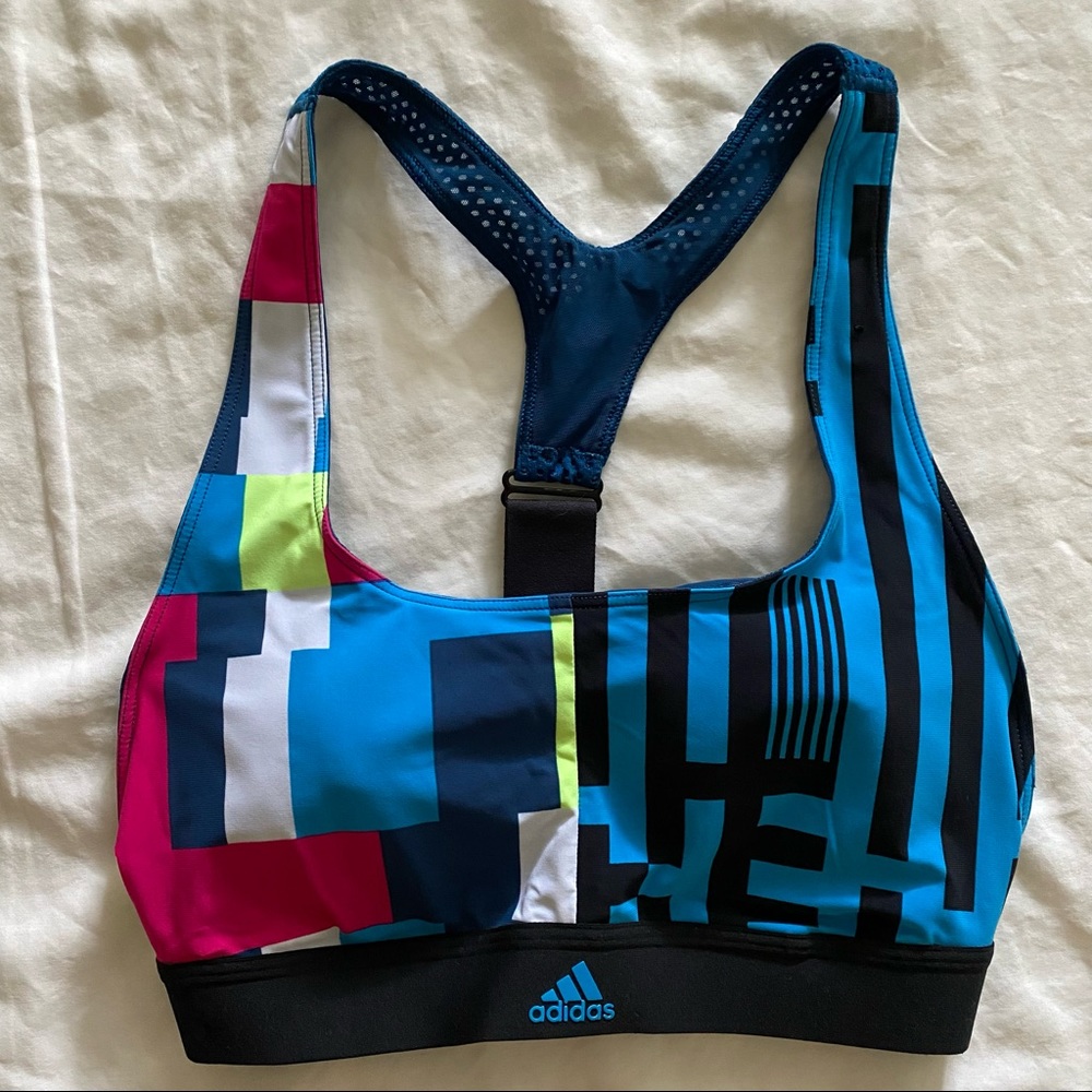 adidas NWOT Sports Bra Size Small
